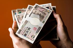 様々なタイプの金貨を販売している
